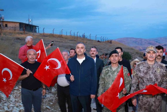 KAHRAMANMARAŞ’TA BAYRAĞA SAYGI YÜRÜYÜŞÜ GERÇEKLEŞTİRİLDİ