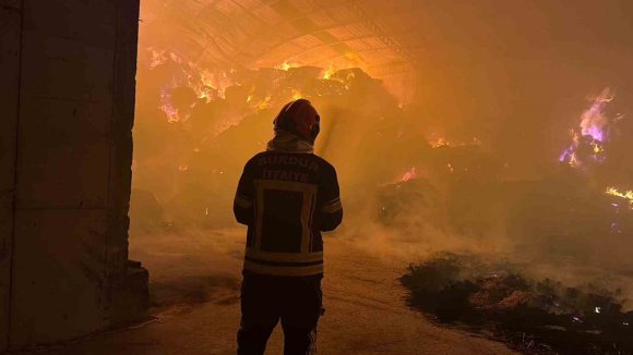 BURDUR’DA ÇİFTLİK YANGINI