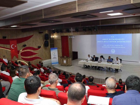ARSUZ’DA OKUL MÜDÜRLERİ TOPLANTISI YAPILDI