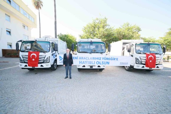 YÜREĞİR BELEDİYESİ HİZMET FİLOSUNA 4 YENİ ARAÇ DAHA KAZANDIRDI
