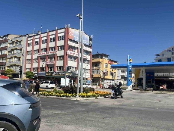 BURDUR’DA ŞÜPHELİ ÇANTA FÜNYE İLE PATLATILDI