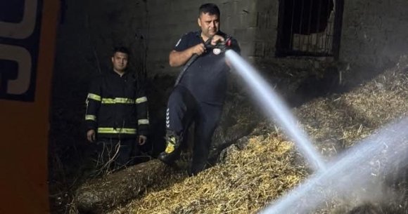 KIRIKHAN’DA SAMANLIK YANGINI YAŞANDI