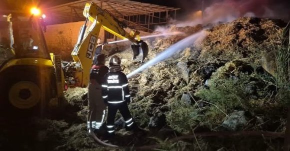KIRIKHAN’DA SAMANLIK YANGINI YAŞANDI