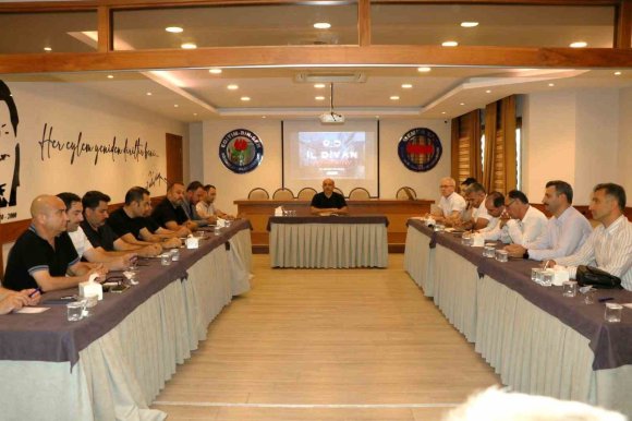 EĞİTİM-BİR-SEN ADANA’DA MUSTAFA SARIGEÇİLİ ADAYLIĞINI AÇIKLADI