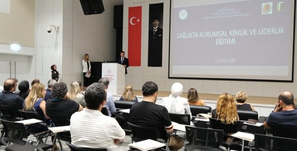 MERSİN’DE SAĞLIK YÖNETİCİLERİNE ’GÜÇLÜ LİDERLİK’ EĞİTİMİ