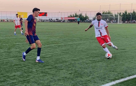 MERSİN’DEKİ FUTBOL TURNUVASI FİNALİNİ BİNLERCE TARAFTAR İZLEDİ