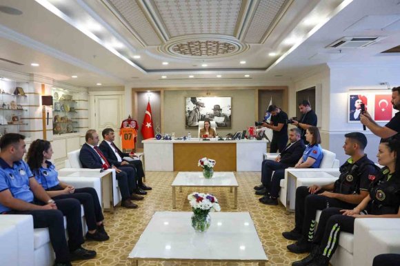 BÜŞRA ÖZDEMİR: "ZABITA EKİBİMİZ BİZİM SAHADAKİ YÜZÜMÜZ"