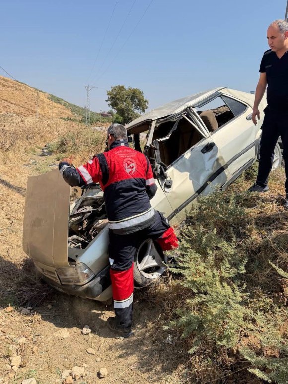 KIRIKHAN’DA TRAFİK KAZASI: 3 YARALI