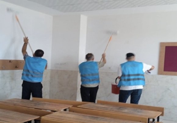 MERSİN’DE DENETİMLİ SERBESTLİK YÜKÜMLÜLERİNDEN 6 OKULDA BAKIM VE TADİLAT
