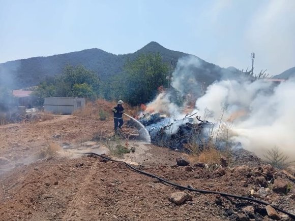 HASSA’DA BAHÇE YANGINI KONTROL ALTINA ALINDI