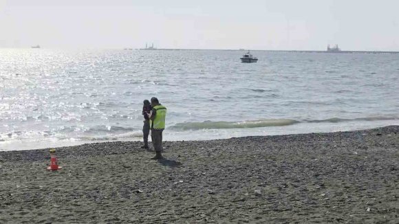 VATANDAŞLARIN AKDENİZ’DE CESET GÖRDÜK İHBARI EKİPLERİ HAREKETE GEÇİRDİ