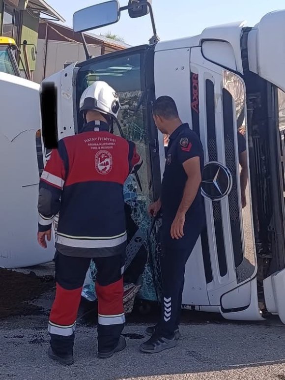 KIRIKHAN’DA TRAFİK KAZASI: 1 YARALI