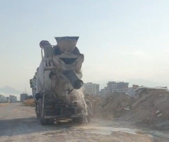 KEPEZ’DE VATANDAŞIN ÇEVREYİ KİRLETİRKEN GÖRÜNTÜLEDİĞİ BETON MİKSERİNE 200 BİN TL İDARİ PARA CEZASI UYGULADI