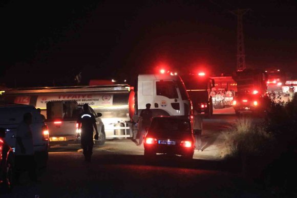 KARAİSALI’DAKİ ORMAN YANGINI KONTROL ALTINA ALINDI