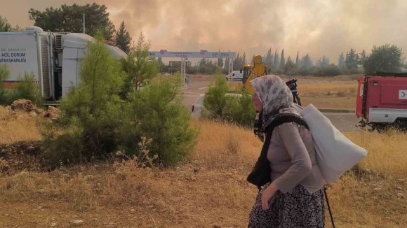 YANGINI GÖZYAŞLARI İÇİNDE İZLEDİLER