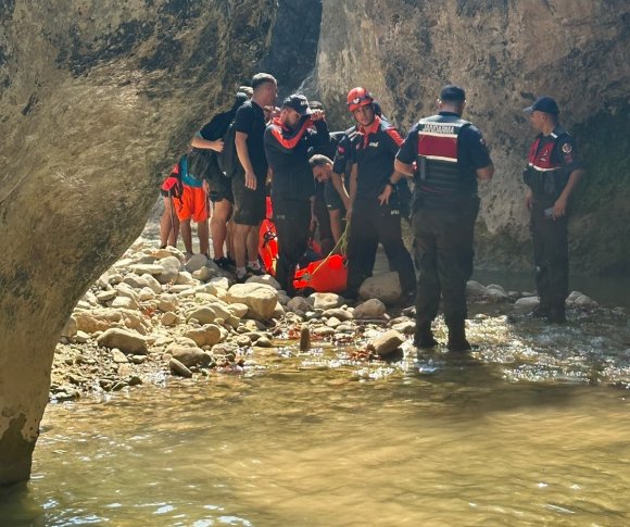KAHRAMANMARAŞ’TA KANYONDA YARALANAN VATANDAŞ KURTARILDI
