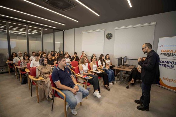 MERSİN’DE GENÇLER İŞ DÜNYASI İLE BULUŞTU