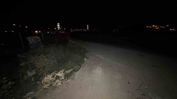 ADANA’DA YOL KENARINDA ERKEK CESEDİ BULUNDU