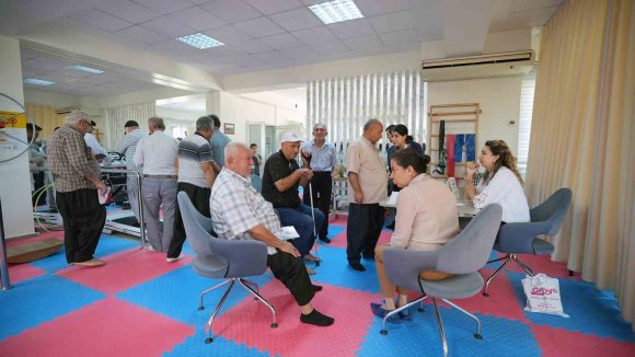 KAHRAMANMARAŞ’TA AKTİF YAŞAM MERKEZİ, HALK SAĞLIĞI HAFTASINDA SAĞLIK ÜSSÜ OLDU