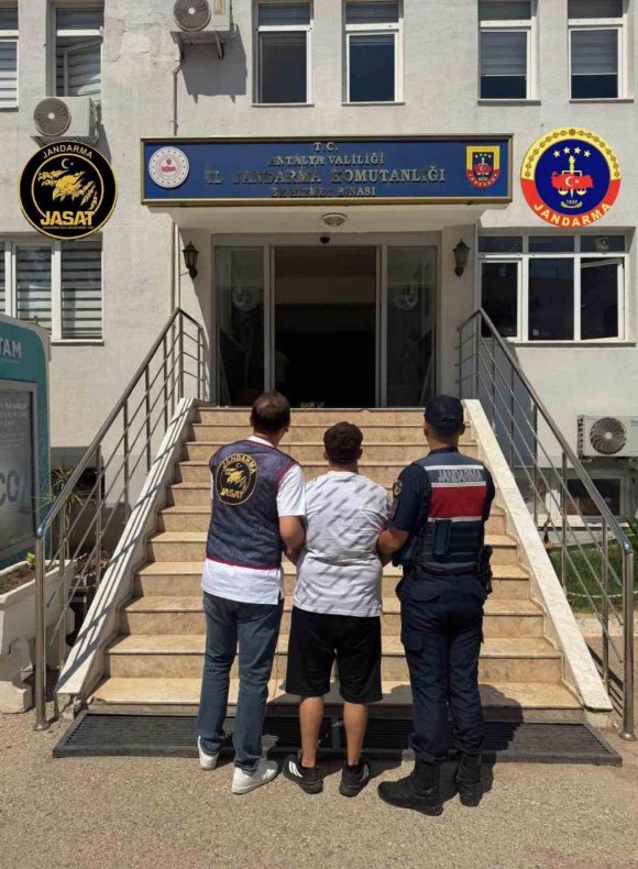 ANTALYA’DA JASAT’TAN ARANAN ŞAHISLARA OPERASYON DÜZENLENDİ