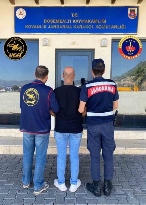 ANTALYA’DA JASAT’TAN ARANAN ŞAHISLARA OPERASYON DÜZENLENDİ