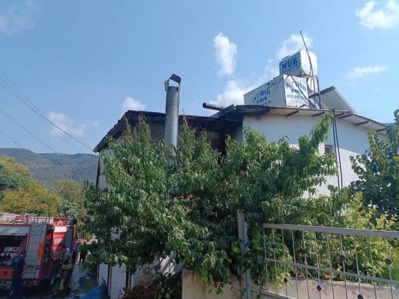 ARSUZ’DA EV YANGINI BÜYÜMEDEN SÖNDÜRÜLDÜ