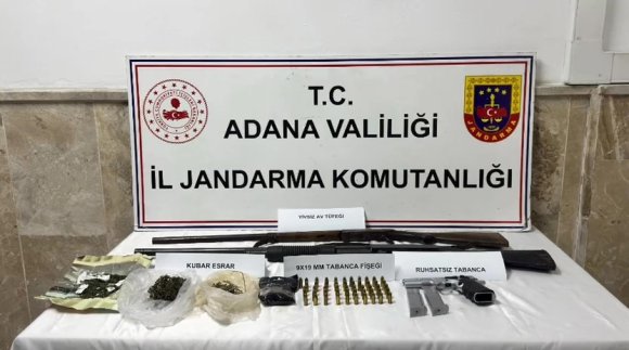 ADANA’DA 6 RUHSATIZ SİLAH ELE GEÇİRİLDİ