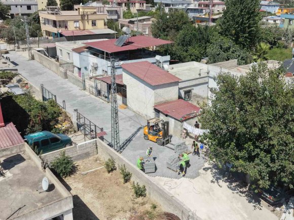 TARSUS’TA KIRSAL MAHALLELERDE YOL SEFERBERLİĞİ