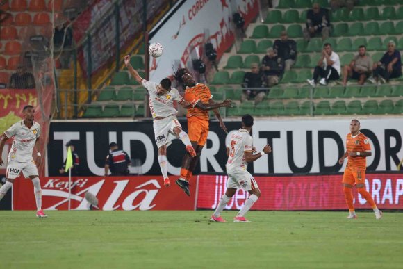 TRENDYOL SÜPER LİG: CORENDON ALANYASPOR: 0 - GÖZTEPE: 1 (İLK YARI)