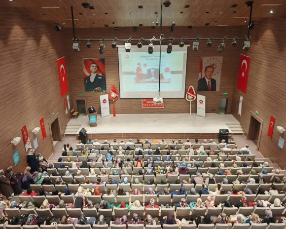 KIRIKHAN’DA "PEYGAMBERİMİZ VE GÜZEL AHLAK" KONFERANSI DÜZENLENDİ