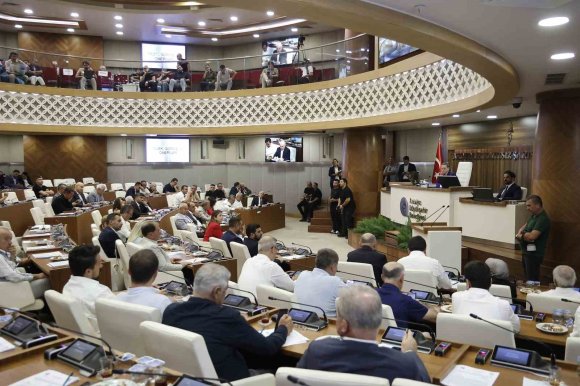 BAŞKAN VEKİLİ ÖZDEMİR: "ANTALYA’YA MİLYAR MİLYAR LİRALIK YATIRIMLAR YAPIYORUZ"