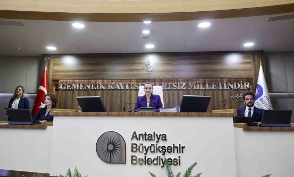 BAŞKAN VEKİLİ ÖZDEMİR: "ANTALYA’YA MİLYAR MİLYAR LİRALIK YATIRIMLAR YAPIYORUZ"
