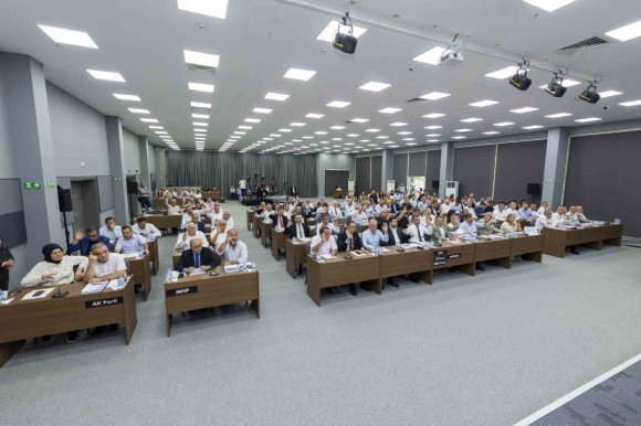 SEÇER’DEN PLASTİK İŞLETMELERİ MESAJI: "HALK SAĞLIĞI BİZİM İÇİN HER ŞEYDEN ÖNEMLİ"