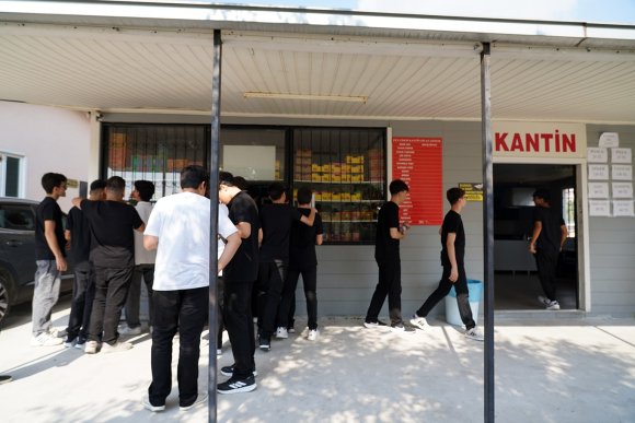 MERSİN’DE OKUL KANTİNLERİNE SIKI DENETİM