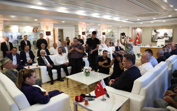 ÖZDEMİR: "HER ZAMAN ESNAFIMIZIN YANINDAYIZ"