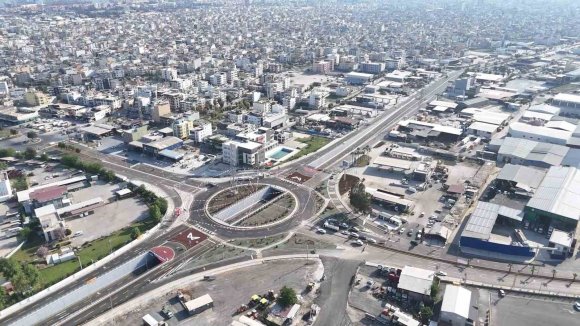 MERSİN’DE HAL KATLI KAVŞAĞI TRAFİĞİ RAHATLATTI, ESNAF MEMNUN KALDI