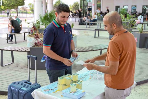 MERSİN’DE ÜNİVERSİTE ÖĞRENCİLERİNE OTOGARDA KARŞILAMA VE DESTEK