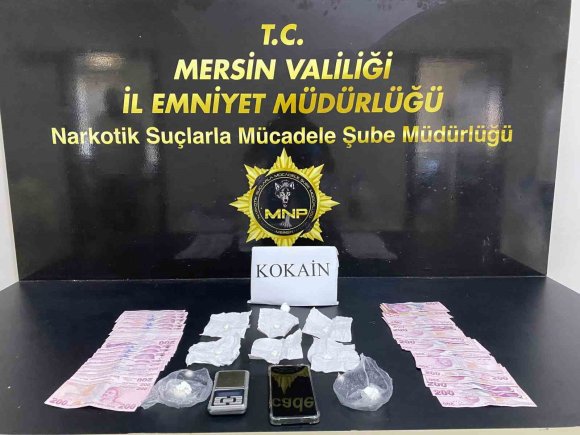 MERSİN’DE UYUŞTURUCU OPERASYONU 4 ŞÜPHELİ YAKALANDI