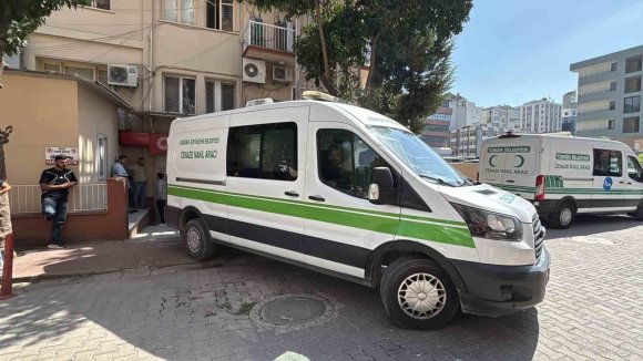ADANA’DA ESKİ EŞİ TARAFINDAN KATLEDİLEN KADININ CENAZESİ ADLİ TIPTAN ALINDI