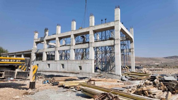 GÖLBAŞI İÇME SUYU PROJESİNİN YÜZDE 65’İ TAMAMLANDI