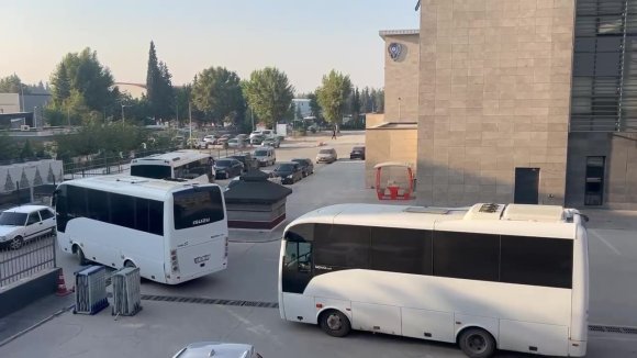 YASA DIŞI BAHİS GELİRİNİ ‘ALTIN ALIMI’ GÖSTEREREK AKLAYAN ŞÜPHELİLERE OPERASYON: 67 ŞÜPHELİ TUTUKLANDI