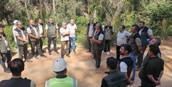 MERSİN’DE ORMAN YOLLARINDA YANGINA KARŞI GÜVENLİ HAT ÇALIŞMASI