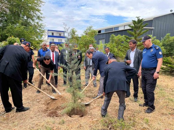 BOZYAZI’YA OKUMA SALONU VE SOSYAL YAŞAM ALANI KAZANDIRILDI