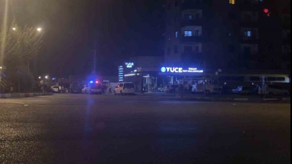 ADANA’DA İŞ YERİNE MOLOTOFKOKTEYLİ SALDIRISI
