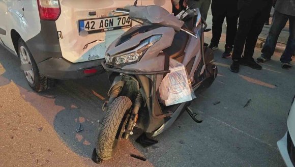 TRAFİK KAZASINDA SÜRÜCÜ YARALANDI