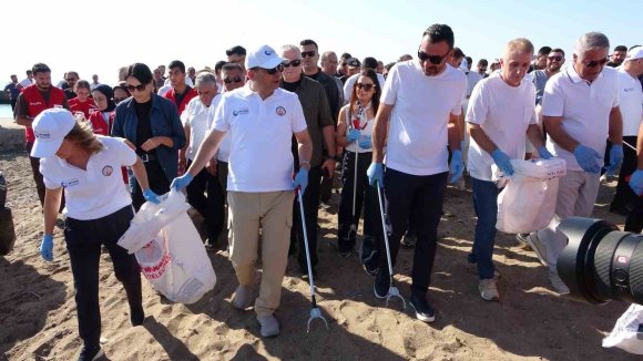 VALİDEN KUM HIRSIZLIĞINA KARŞI BOĞAZ SAHİLİ’NE KAMERALI TAKİP TALİMATI