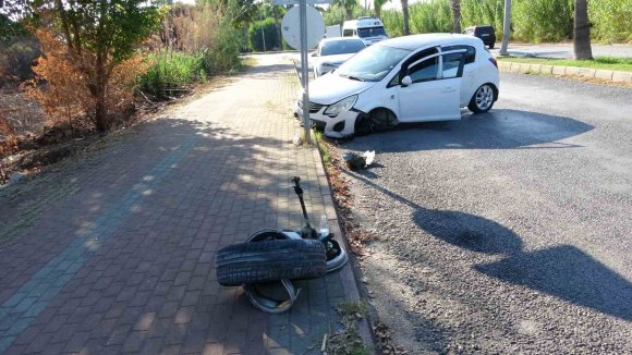 AYNI CADDEDE BİRKAÇ DAKİKA İÇİNDE 2 AYRI KAZA