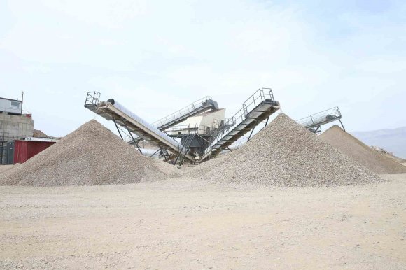 KAHRAMANMARAŞ’TA 200 BİN METREKÜP ENKAZ EKONOMİYE KAZANDIRILDI