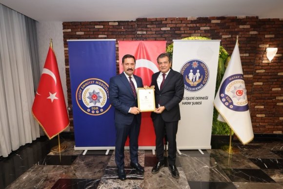 EMNİYET MÜDÜRÜ RÜŞTÜ YILMAZ ONURUNA HATAY’DA VEDA YEMEĞİ DÜZENLENDİ