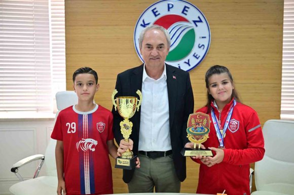 KOCAGÖZ, GENÇ ŞAMPİYONLARI AĞIRLADI